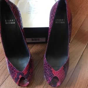 Stuart Weizman Greta Scarlet Painted Snake Heel
